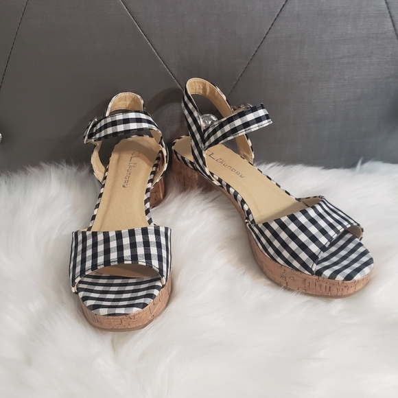 Chinese Laundry open toe slip on platform sandals - Picture 6 of 16